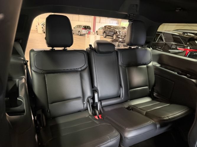 Used 2025 Ford Expedition Platinum w/ Stealth Performance Package AWD/4WD image 30