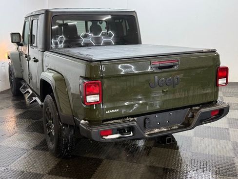 Used 2022 Jeep Gladiator Sport image 8