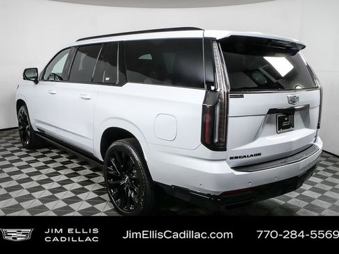 Certified 2026 Cadillac Escalade ESV Platinum Sport w/ LPO, ONYX Package AWD/4WD image 3