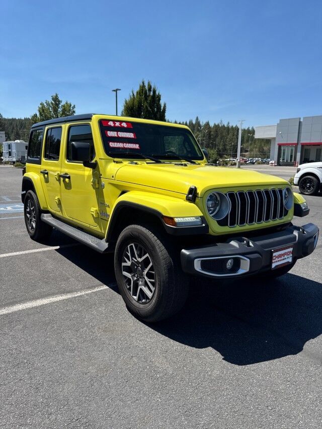 Used 2024 Jeep Wrangler Unlimited Sahara AWD/4WD image 3