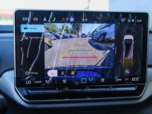 New 2025 Volkswagen ID.4 Pro S image 32