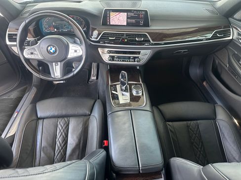 Used 2022 BMW 740i w/ M Sport Package RWD image 15