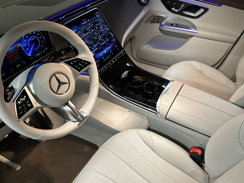 New 2026 Mercedes-Benz EQE 320+ SUV image 9