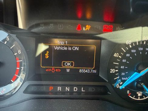 Used 2017 Ford Fusion SE w/ Equipment Group 201A image 3