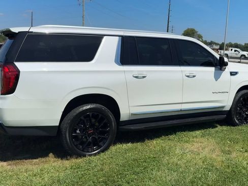 Used 2023 GMC Yukon XL SLT w/ SLT Luxury Package AWD/4WD image 7