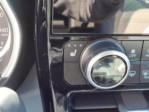 New 2026 Toyota Highlander XLE image 18