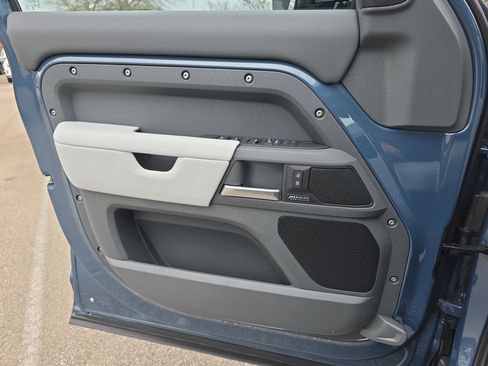 New 2026 Land Rover Defender 110 X-Dynamic SE image 26