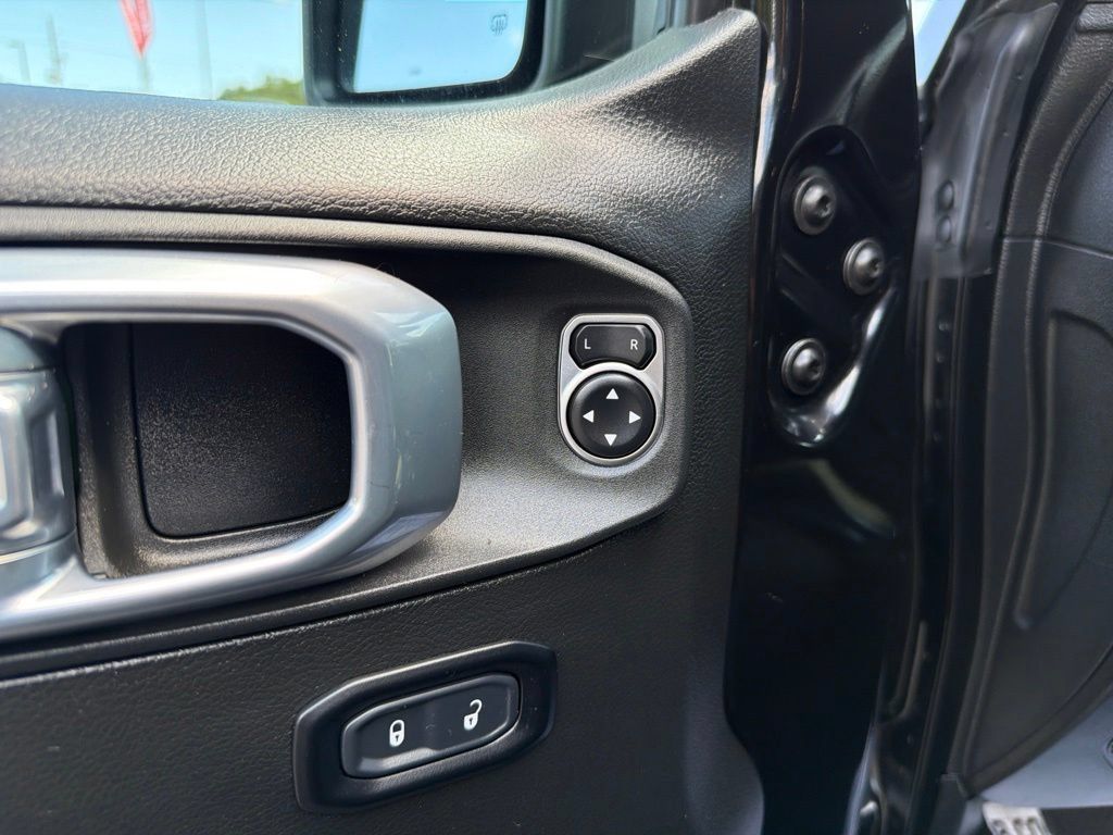 Used 2024 Jeep Wrangler Unlimited Sport AWD/4WD image 13