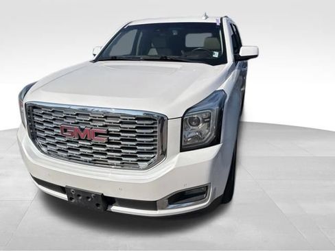 Used 2019 GMC Yukon Denali w/ Denali Ultimate Package AWD/4WD image 2