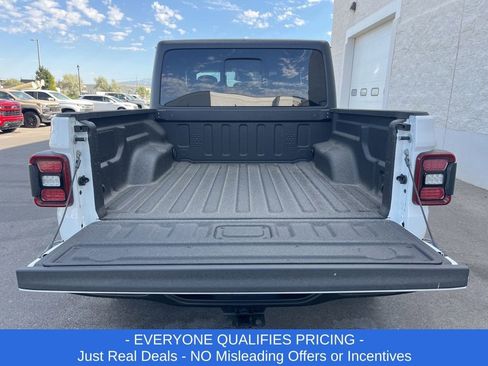 New 2025 Jeep Gladiator Rubicon w/ Convenience Group image 30