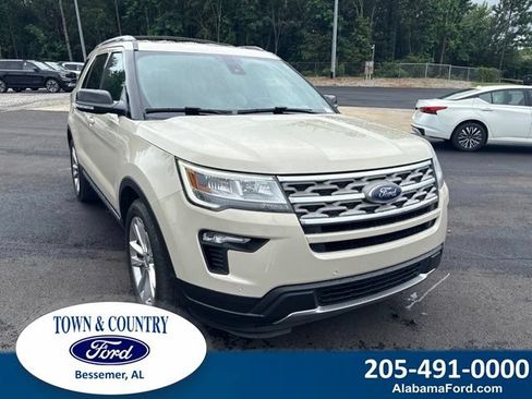 Used 2018 Ford Explorer XLT w/ Equipment Group 202A FWD image 1