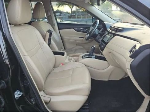 Used 2017 Nissan Rogue SL w/ SL Premium Package image 4