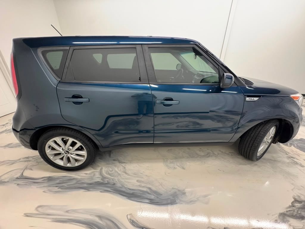 Used 2017 Kia Soul + FWD image 9