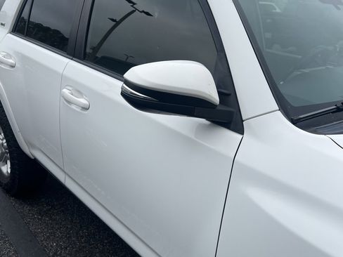 Used 2019 Toyota 4Runner SR5 Premium image 3