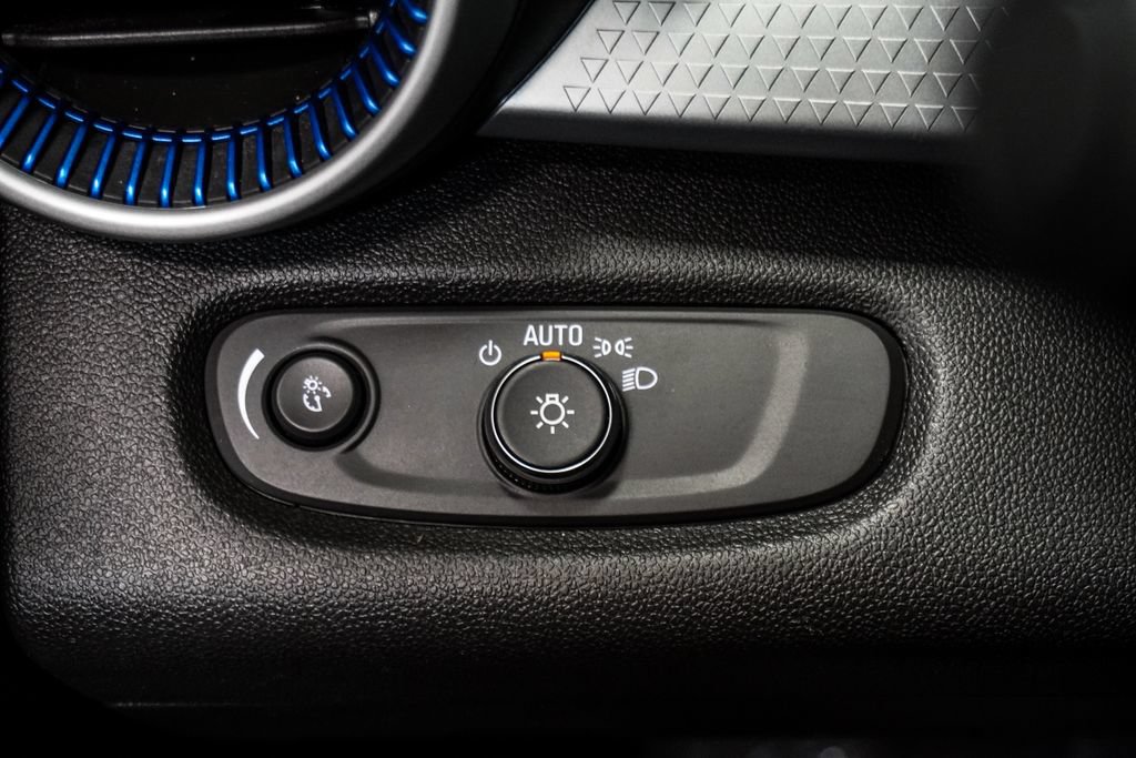 Used 2025 Chevrolet Trax LS FWD image 22