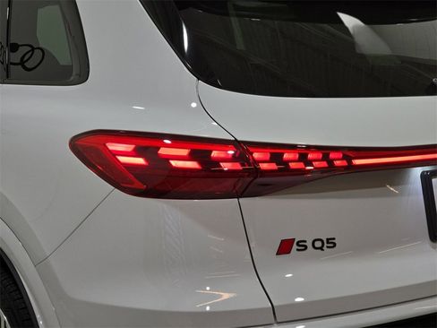 New 2025 Audi SQ5 Premium Plus image 35