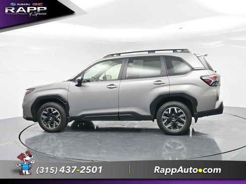 Used 2025 Subaru Forester Premium AWD/4WD image 4