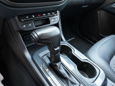 Used 2020 Chevrolet Colorado Z71 AWD/4WD image 14