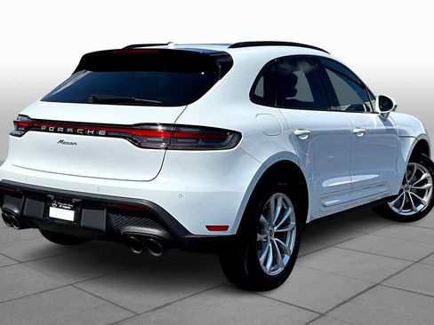 Used 2025 Porsche Macan image 23