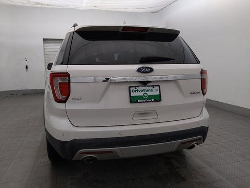 Used 2016 Ford Explorer XLT w/ Equipment Group 202A FWD image 6