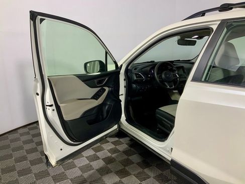 Used 2021 Subaru Forester AWD/4WD image 17