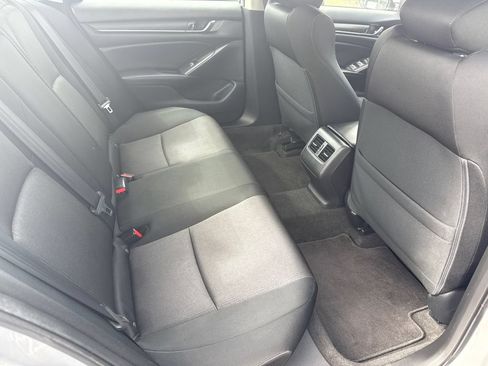 Used 2018 Honda Accord EX image 14