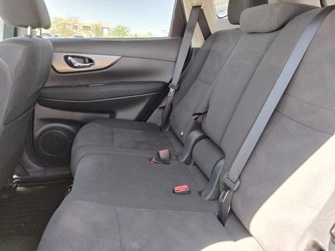 Used 2016 Nissan Rogue S w/ Appearance Package image 10