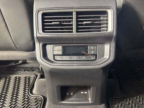 Used 2025 Volkswagen Atlas SEL image 13