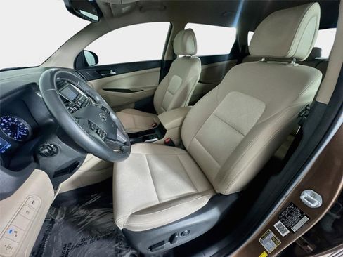Used 2016 Hyundai Tucson Sport FWD image 11