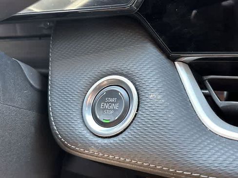 Used 2025 Chevrolet Equinox LT w/ Convenience Package II image 11