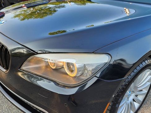 Used 2011 BMW 750Li xDrive AWD/4WD image 23