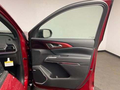New 2026 Chevrolet Traverse RS w/ LPO, Floor Liner Package AWD/4WD image 14
