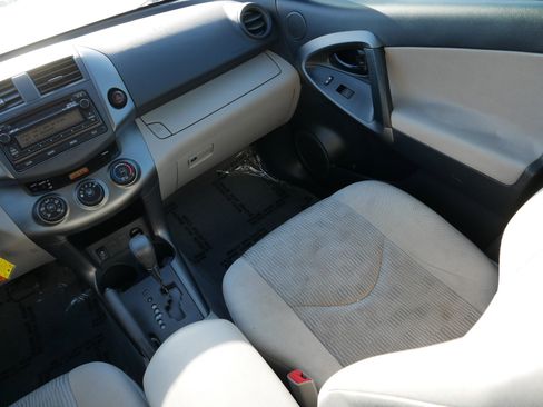 Used 2012 Toyota RAV4 4WD w/ Value Pkg image 11