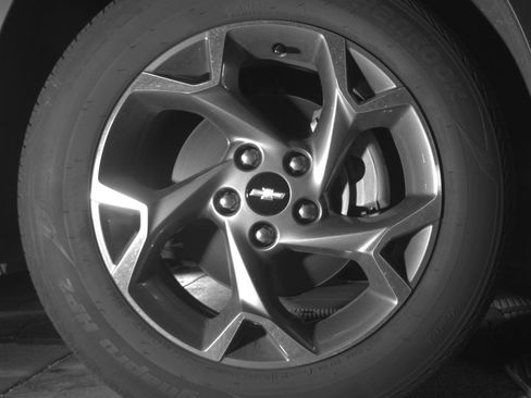 Used 2025 Chevrolet Trax LT FWD image 13