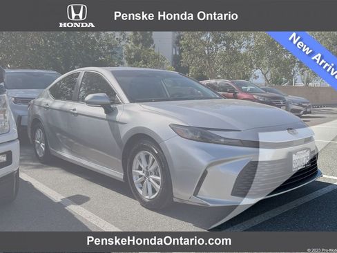 Used 2025 Toyota Camry LE w/ Convenience Package image 1