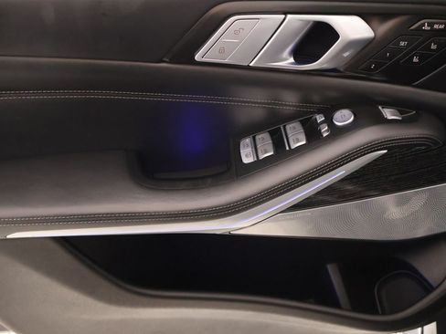 Used 2022 BMW X7 M50i AWD/4WD image 18