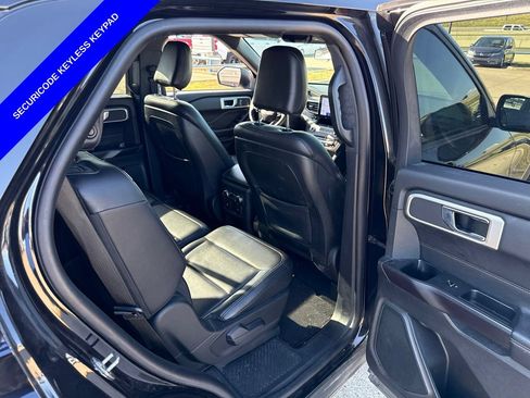 Used 2020 Ford Explorer XLT w/ Equipment Group 202A RWD image 14
