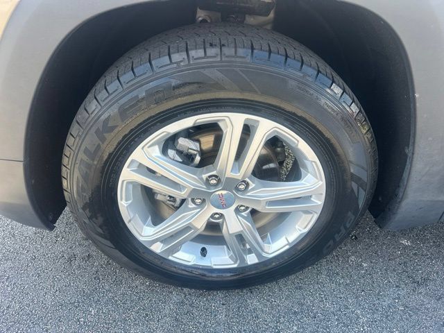 Used 2018 GMC Terrain SLE w/ Driver Convenience Package FWD image 7