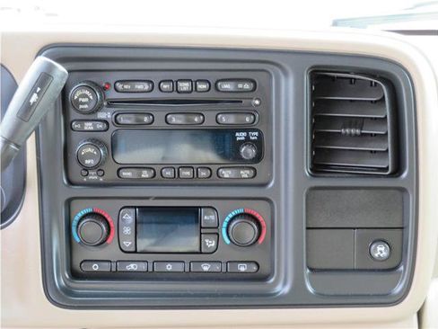 Used 2006 Chevrolet Tahoe Z71 w/ Z71 Preferred Equipment Group image 9