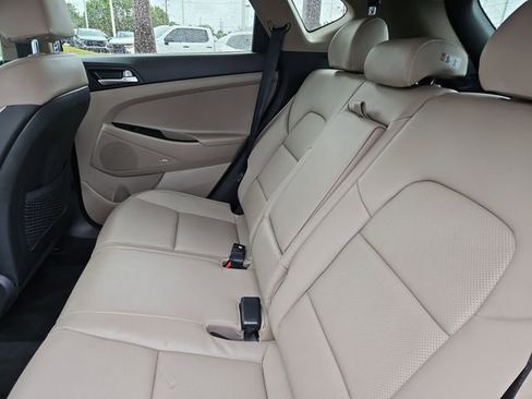 Used 2020 Hyundai Tucson Limited FWD image 12