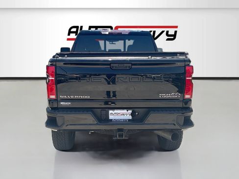 Used 2024 Chevrolet Silverado 2500 High Country w/ Technology Package AWD/4WD image 6