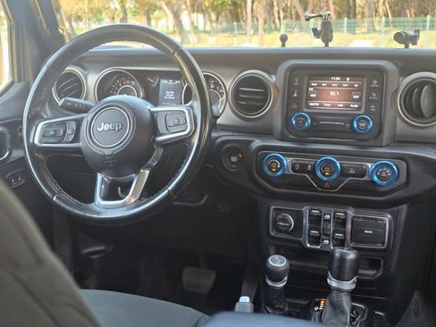 Used 2020 Jeep Gladiator Sport w/ Quick Order Package 24S AWD/4WD image 32