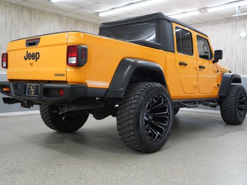 Used 2021 Jeep Gladiator Sport image 10