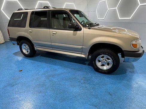 Used 1999 Ford Explorer 4WD 4-Door image 12