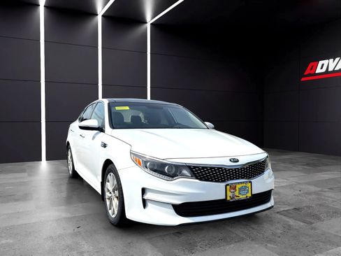 Used 2016 Kia Optima EX w/ Premium Package FWD image 2