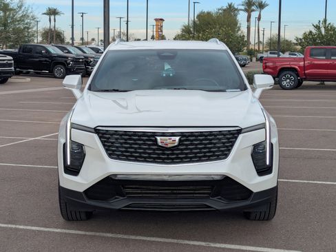 Used 2024 Cadillac XT4 Premium Luxury image 8