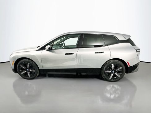 Used 2024 BMW iX xDrive50 w/ Sport Package AWD/4WD image 8