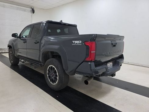 Used 2025 Toyota Tacoma TRD Off-Road AWD/4WD image 5