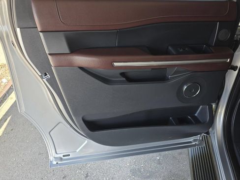 Used 2024 Ford Expedition Max Limited RWD image 41