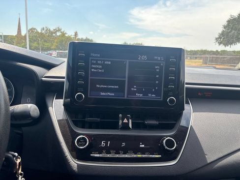Used 2020 Toyota Corolla LE FWD image 9